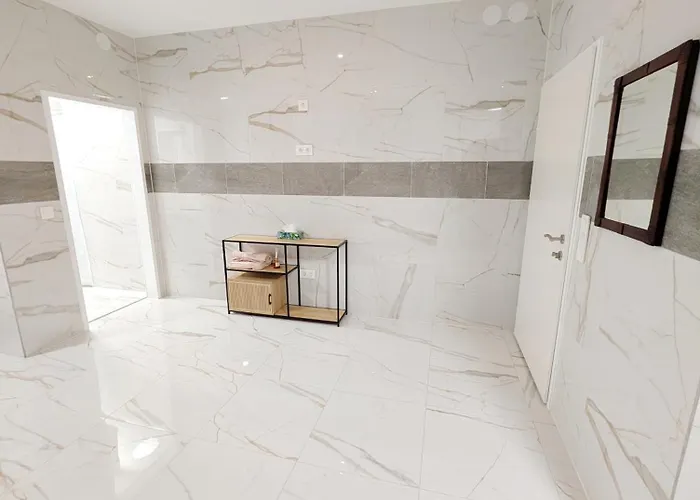 Comfortable In Lanstrasse Area Br1 *